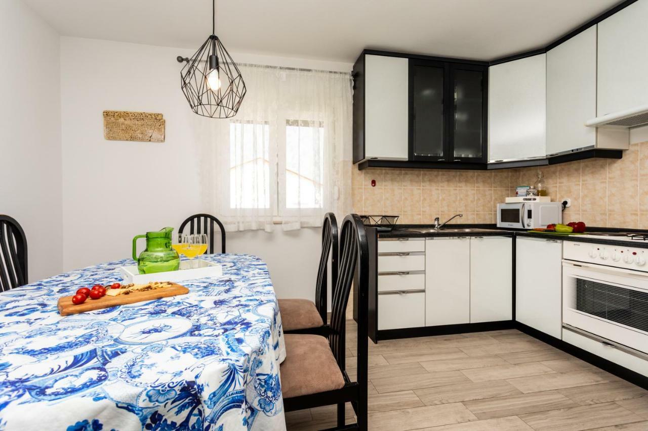 Apartments Marija Baška Eksteriør billede