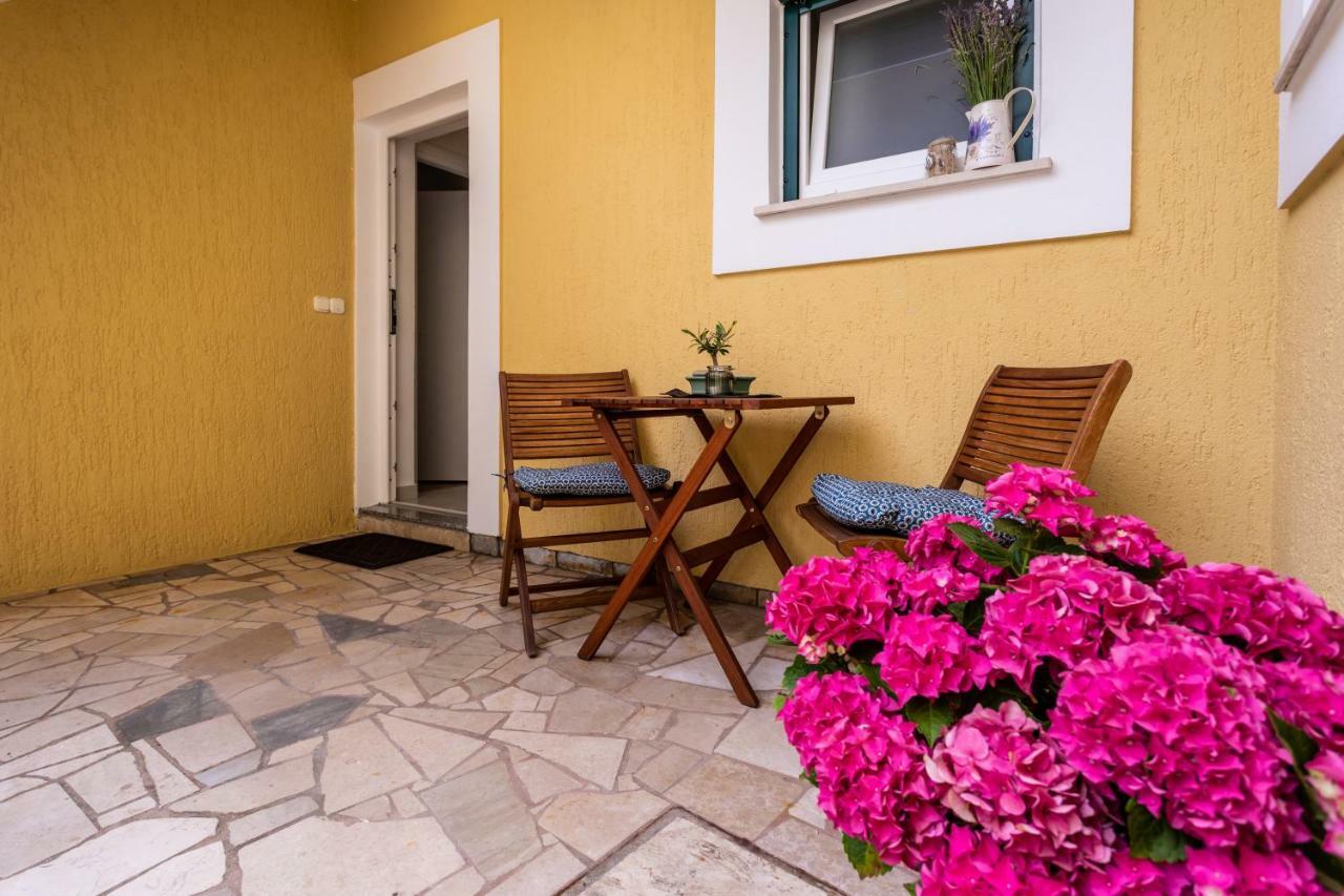 Apartments Marija Baška Eksteriør billede