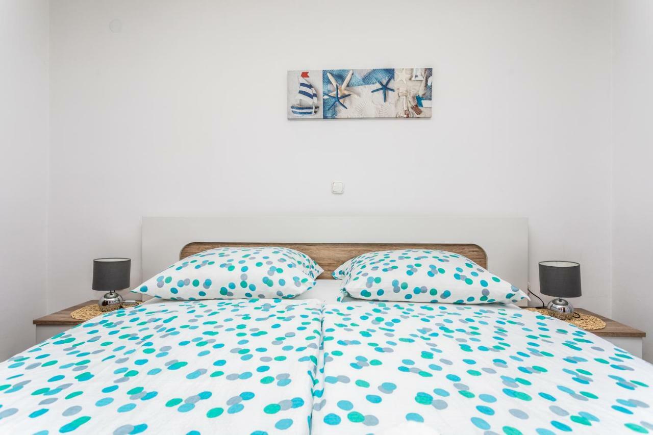 Apartments Marija Baška Eksteriør billede